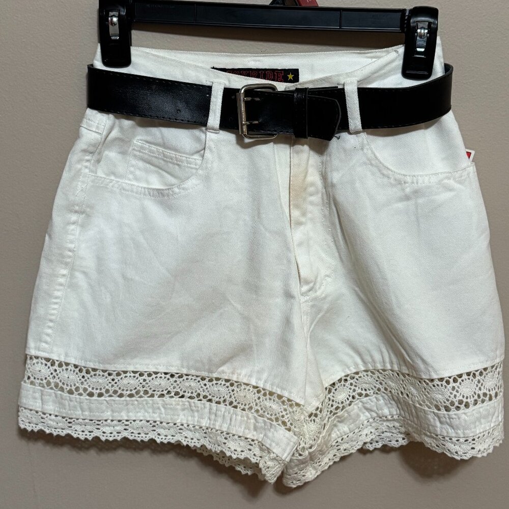 Vintage 1990s JoyRide White Women's Shorts | Denim | Women’s Three/Four